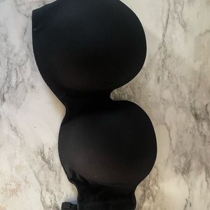 VICTORIAS SECRET STRAPLESS BRA